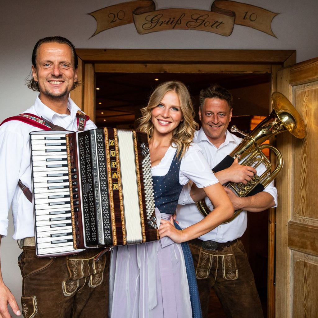 Bavarian Oktoberfest band Bergvagabunden