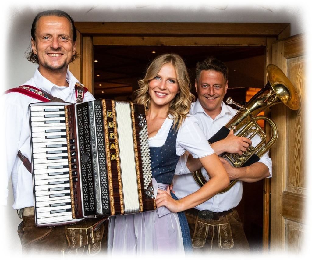Bergvagabunden - a typical German folk band (© gadplan.com) German folk band