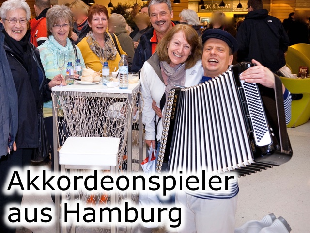 Akkordeonspieler aus Hamburg oder Sylt